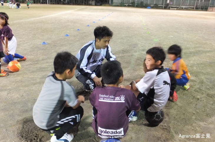 埼玉県富士見市にて、アグランサ富士見・U12ジュニアサッカースクールを行ないました。 埼玉県富士見市にて、アグランサ富士見・U12ジュニアサッカースクールを行ないました。