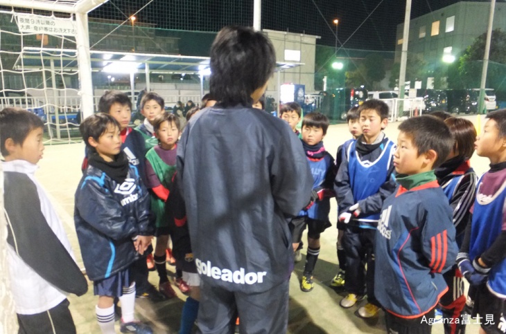 富士見市・ジュニアユースサッカーチーム、アグランサ富士見はU12ジュニアサッカースクールを行なっております。 富士見市・ジュニアユースサッカーチーム、アグランサ富士見はU12ジュニアサッカースクールを行なっております。